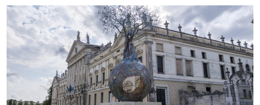Andrea Roggi espone a Parigi, 2025